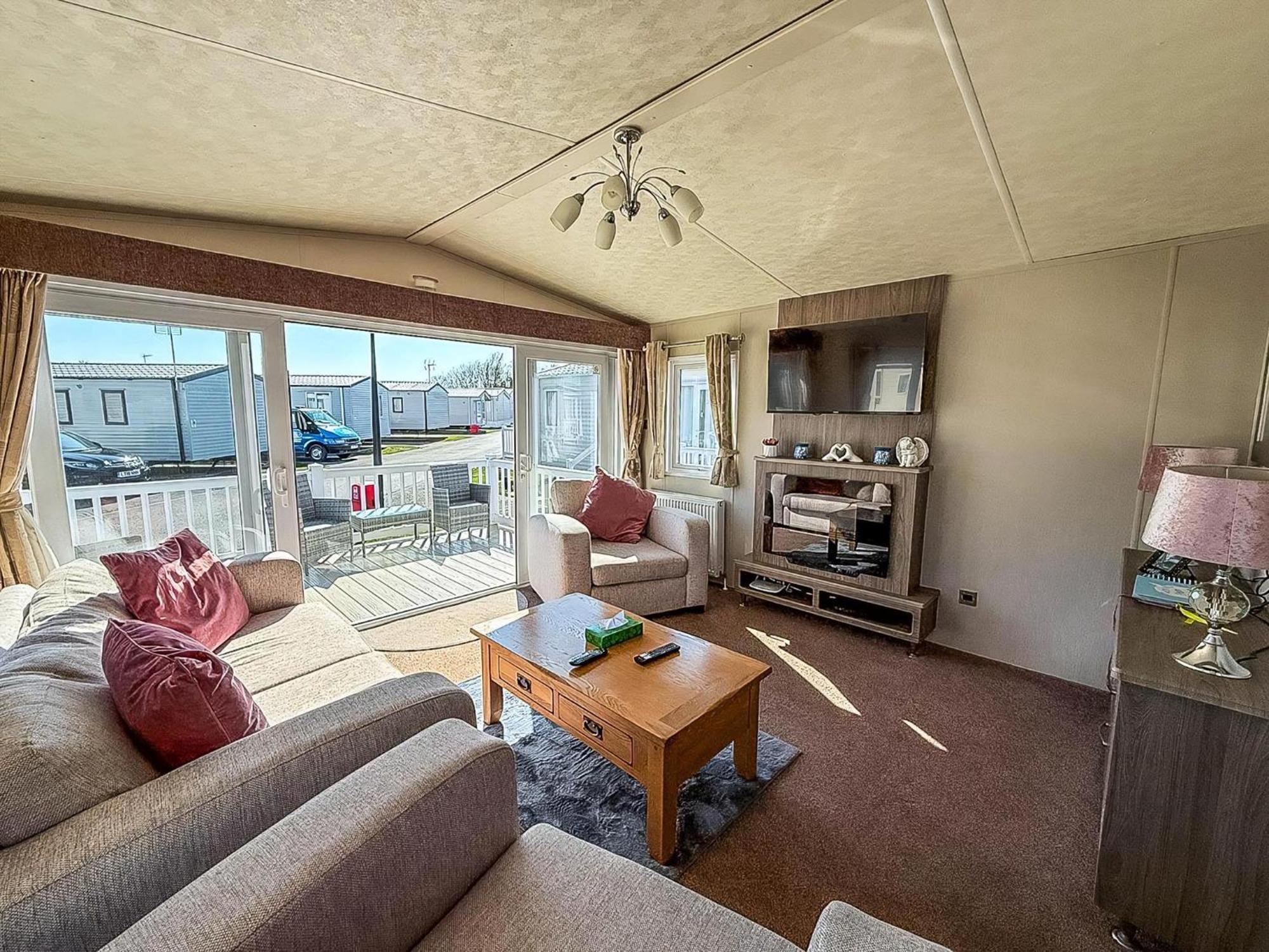Beautiful Caravan With Decking Wifi At St Osyth Beach Holiday Park Ref 28077Dw Clacton-on-Sea Bagian luar foto