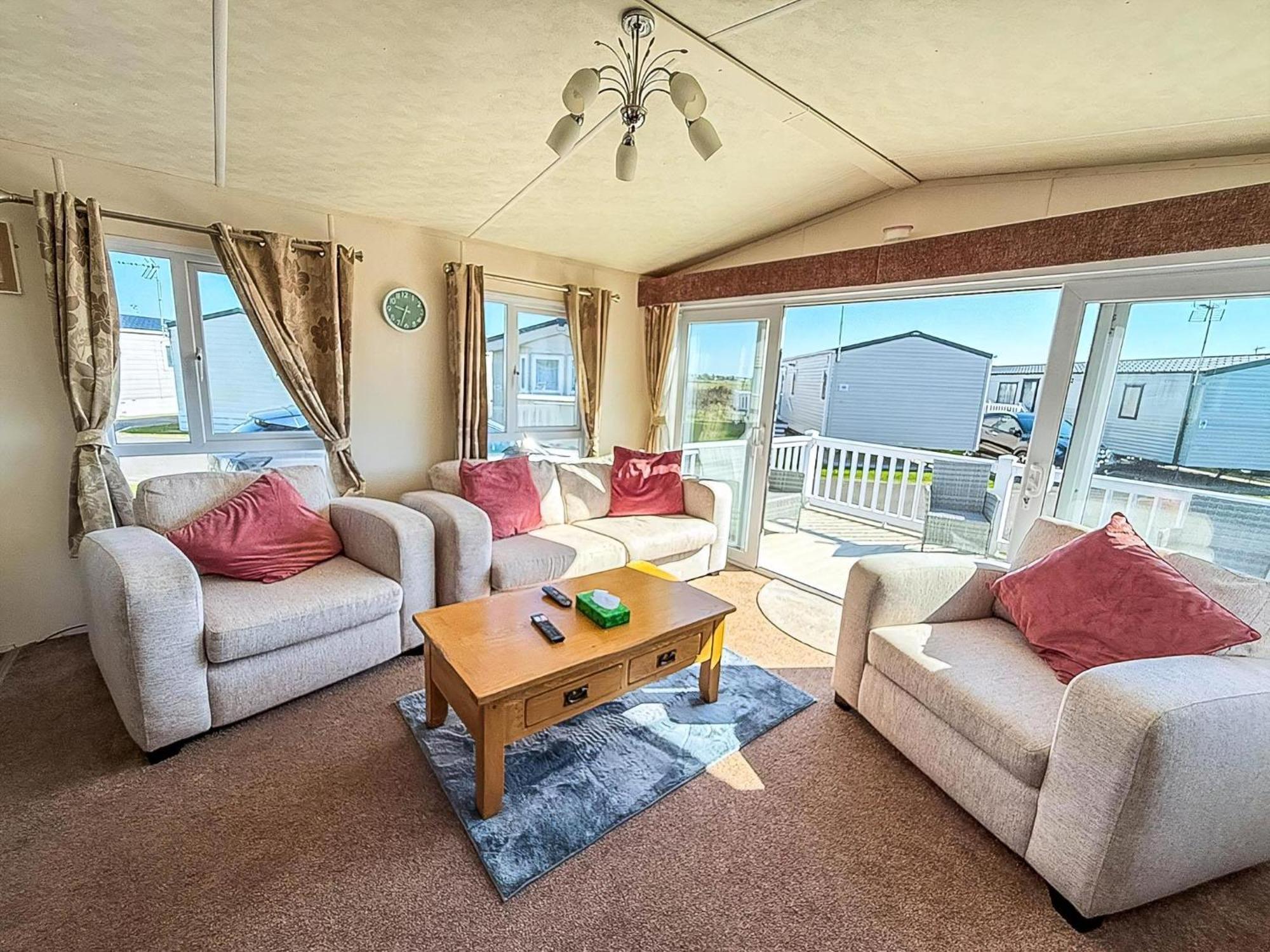 Beautiful Caravan With Decking Wifi At St Osyth Beach Holiday Park Ref 28077Dw Clacton-on-Sea Bagian luar foto